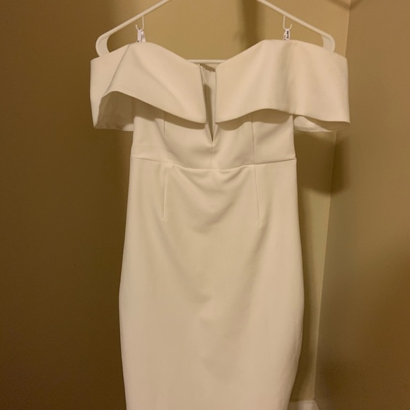 Clothes - Picture 2 of 12